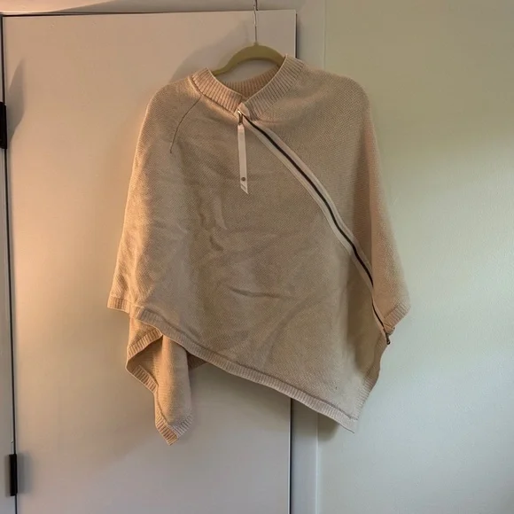 Lululemon 100% Merino wool poncho - Picture 2 of 6
